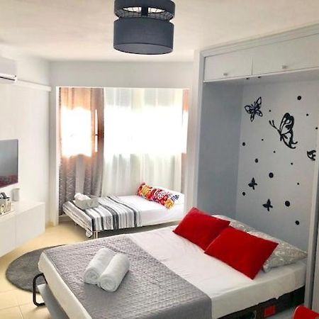 Апартаменты Studio In The Center Of Торремолинос Экстерьер фото