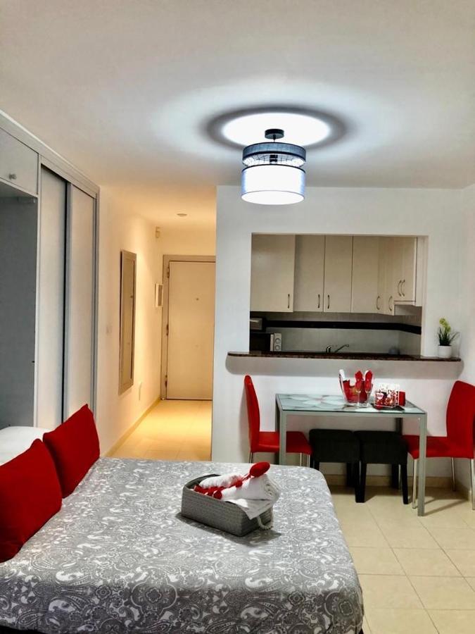 Апартаменты Studio In The Center Of Торремолинос Экстерьер фото