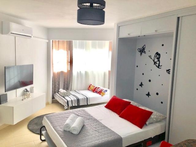 Апартаменты Studio In The Center Of Торремолинос Экстерьер фото
