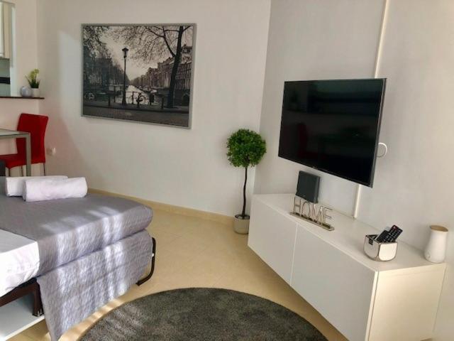 Апартаменты Studio In The Center Of Торремолинос Экстерьер фото